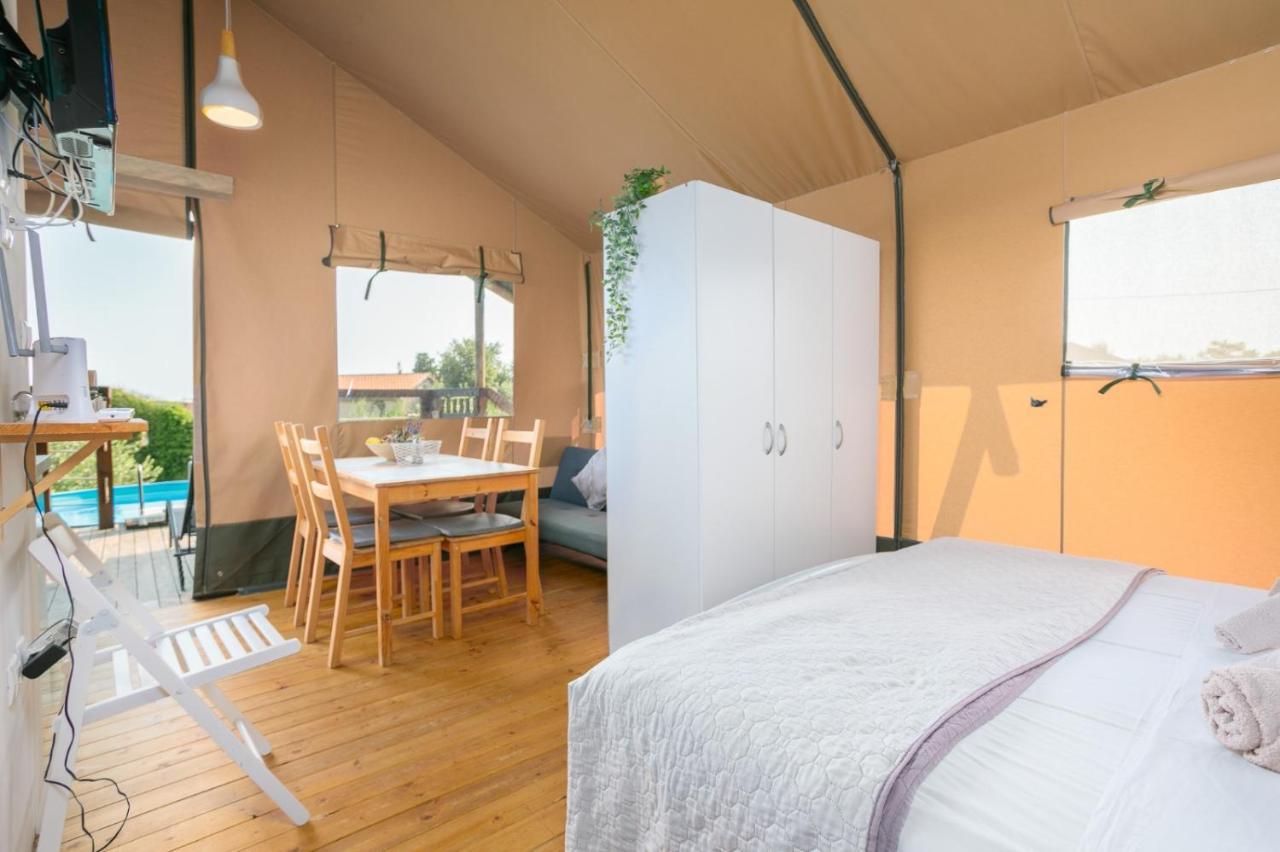 Prima Insula Glamping 호텔 Brusici 외부 사진