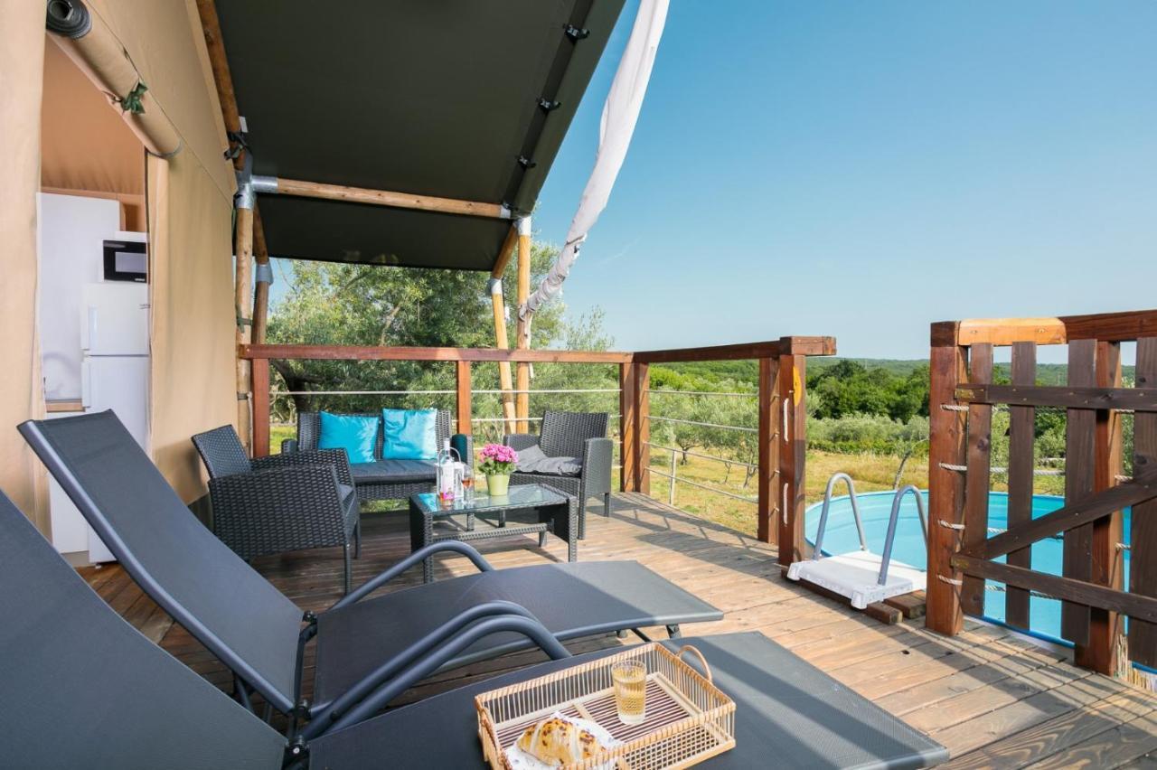 Prima Insula Glamping 호텔 Brusici 외부 사진
