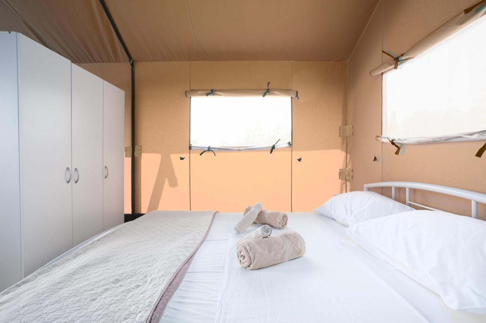 Prima Insula Glamping 호텔 Brusici 외부 사진