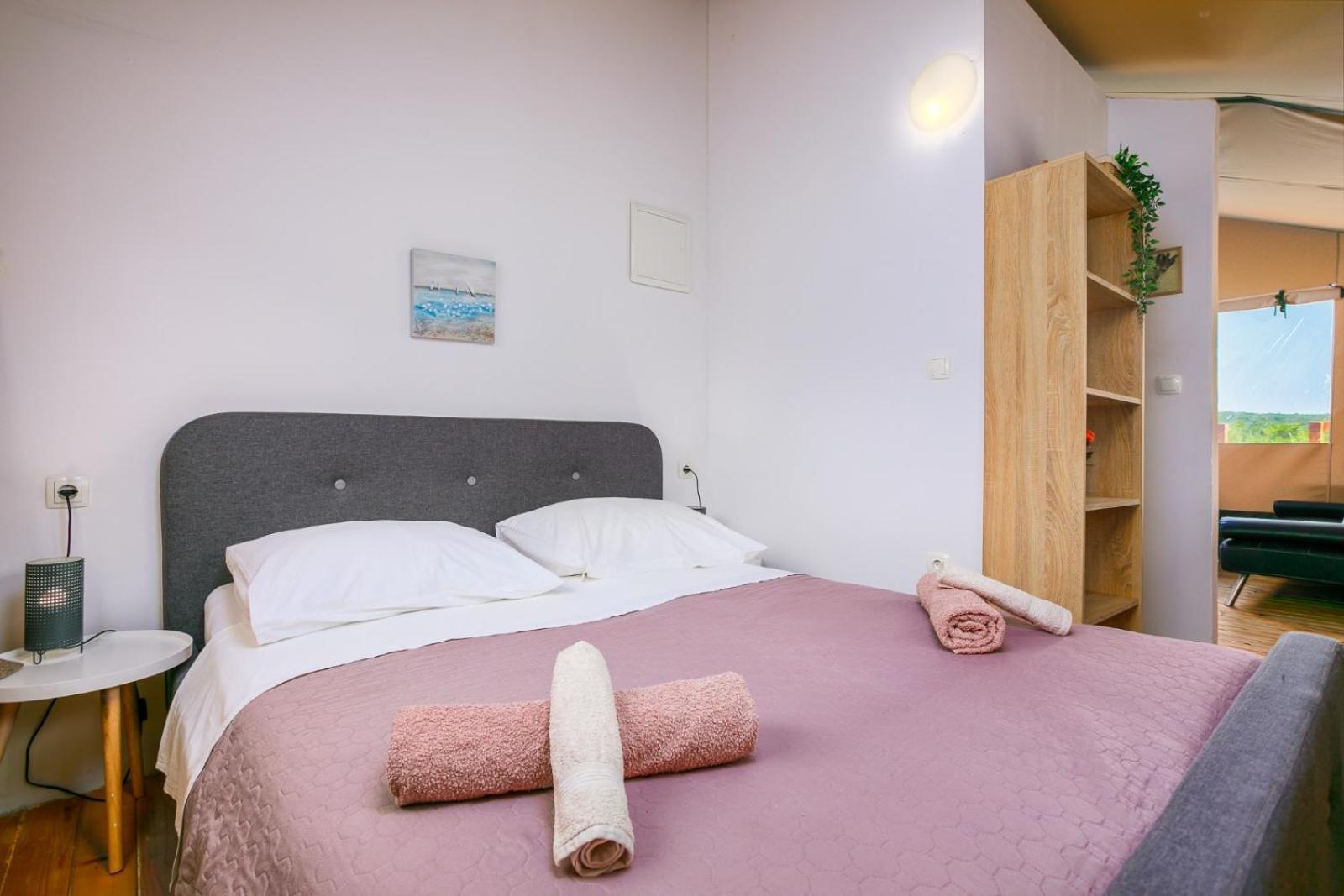 Prima Insula Glamping 호텔 Brusici 외부 사진
