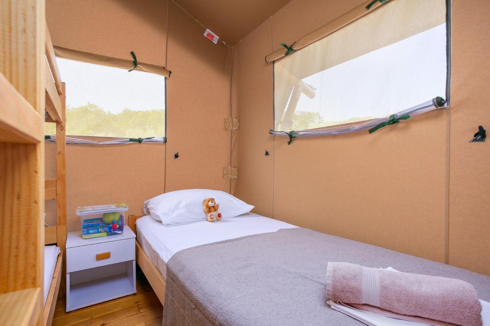 Prima Insula Glamping 호텔 Brusici 외부 사진
