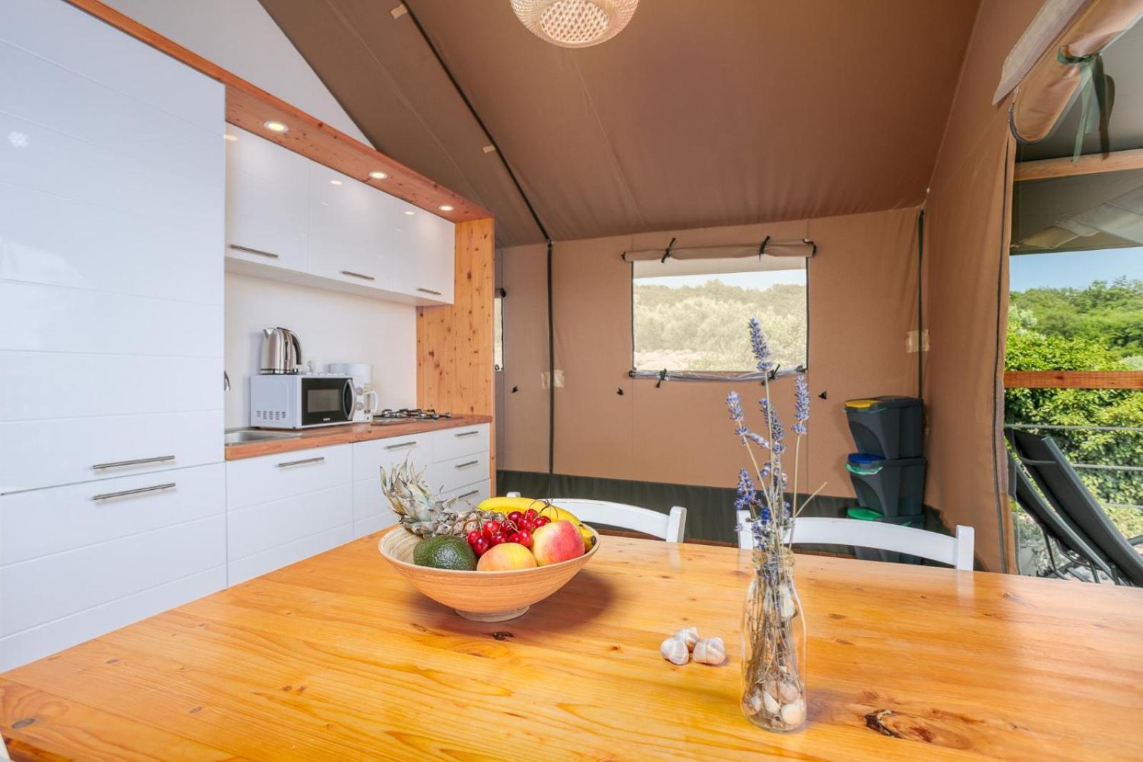Prima Insula Glamping 호텔 Brusici 외부 사진