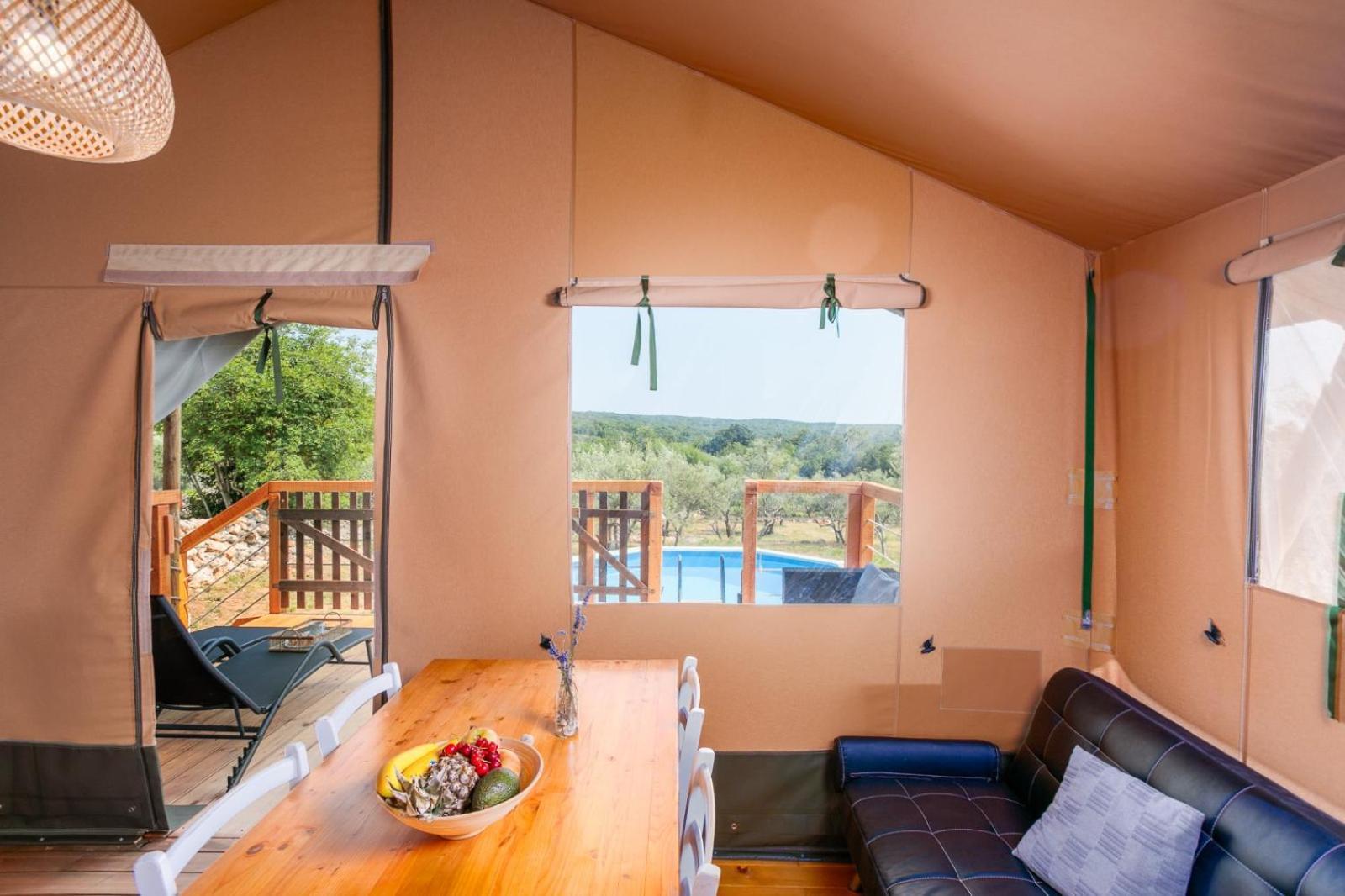Prima Insula Glamping 호텔 Brusici 외부 사진